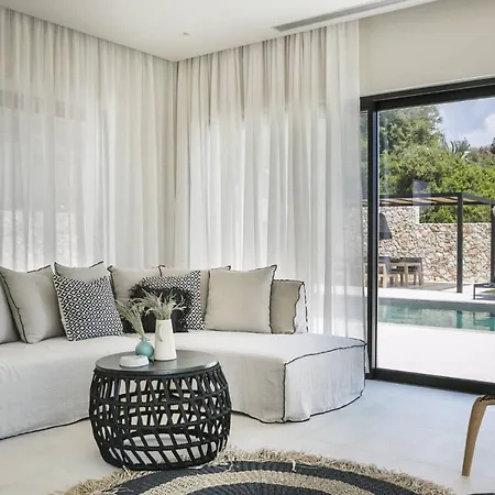 Kefalonian Chic - Charma *